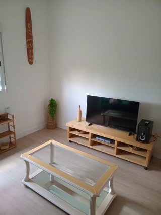 Se alquila habitación en piso recién reformado