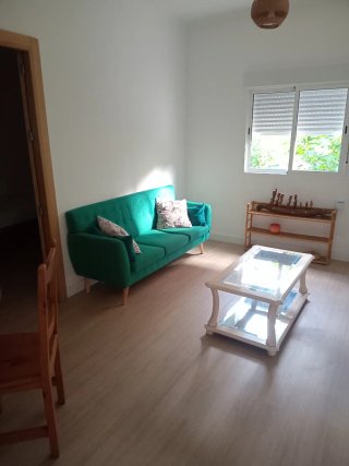 Se alquila habitación en piso recién reformado