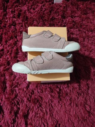 Deportivas Blanditos Talla 24