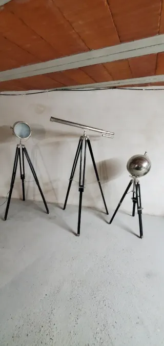 Foco, Telescopio y Bola del Mundo