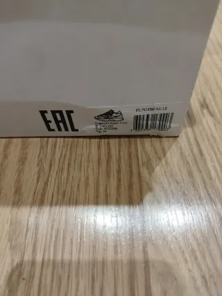 Zapatillas Guess Mujer Blancas y negras