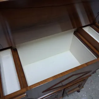 Madia in noce restaurata