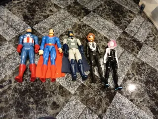 Figuras de Superhéroes (5 unidades)