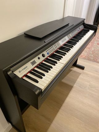 Piano Digital Toman DP30 alto, con banqueta