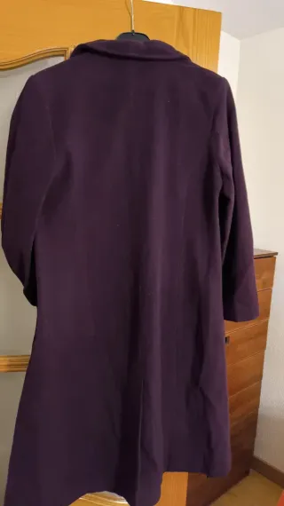 Abrigo de paño morado