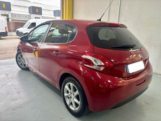 Peugeot 208 1.2 VTI 82cv 2014 110.000kms