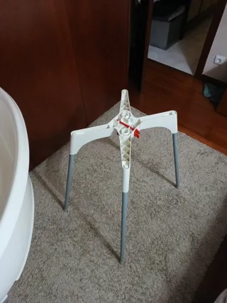 Banheira de bebé com suporte