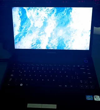 Portátil Samsung 8GB RAM 500GB SSD Negro