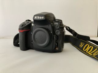 Cámara Nikon D700 FULL FRAME con Grip