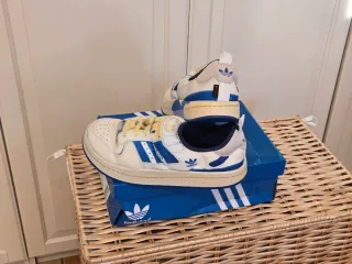 Adidas Puffylette T44 Nuevas