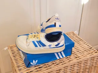 Adidas Puffylette T44 Nuevas