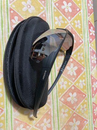 Gafas deportivas con funda espejadas marca montain