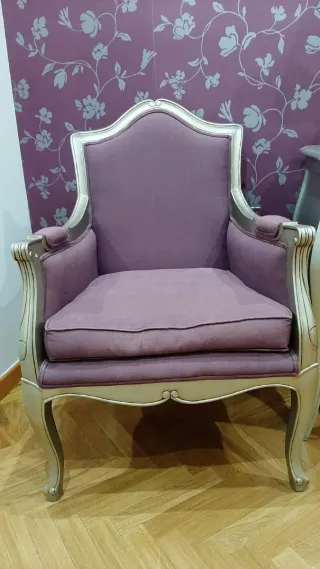 Mueble tocador, sillón, espejo y lámpara