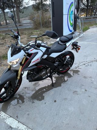 Qj Motor Srk 125s Blanca