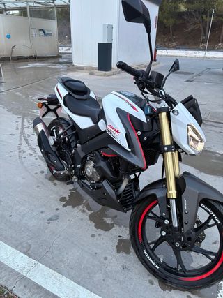 Qj Motor Srk 125s Blanca