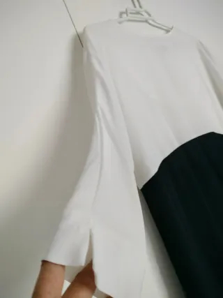 Blusa blanca y negra