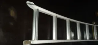 Escalera de aluminio plegable