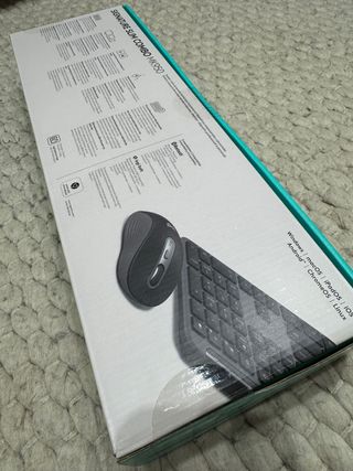 Logitech Signature Slim Combo MK950 Teclado+Ratón