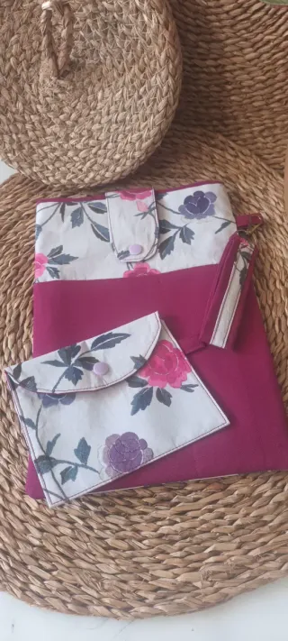 Llaveros hechos a mano con monedero a juego