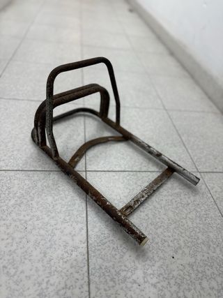 Porta bultos metálico oxidado,torrot puch.