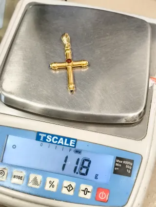 Cruz grande Oro 18kt piedras en centro y extremos
