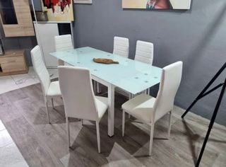 Mesa extensible cristal y metal