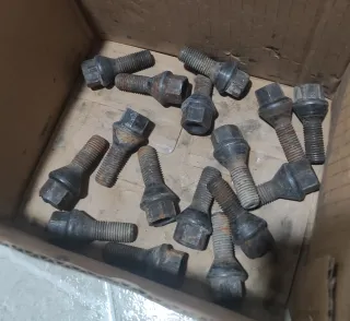 16 Tornillos Rueda BMW M12x1.5 - 24mm rosca