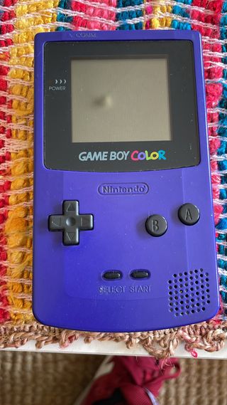Game Boy Color con maletín y juegos
