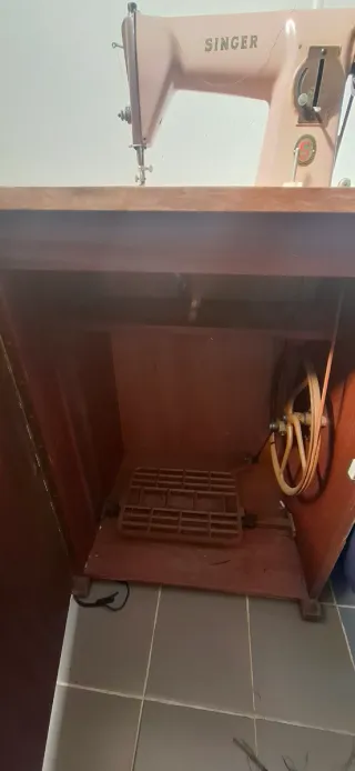 Máquina de coser Singer antigua