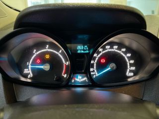 Ford Tourneo Courier 1.5 TDCi 75cv Trend