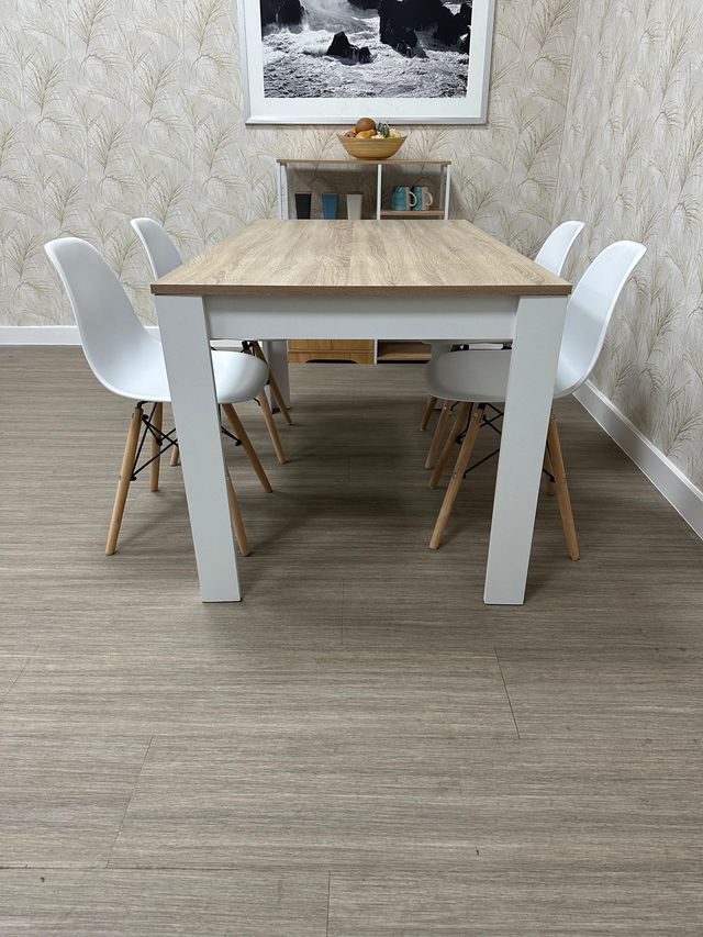 Mesa Comedor + 4 Sillas Negras