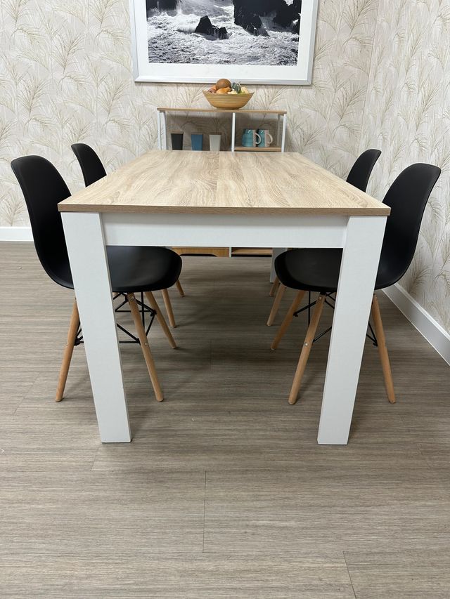 Mesa Comedor + 4 Sillas Negras