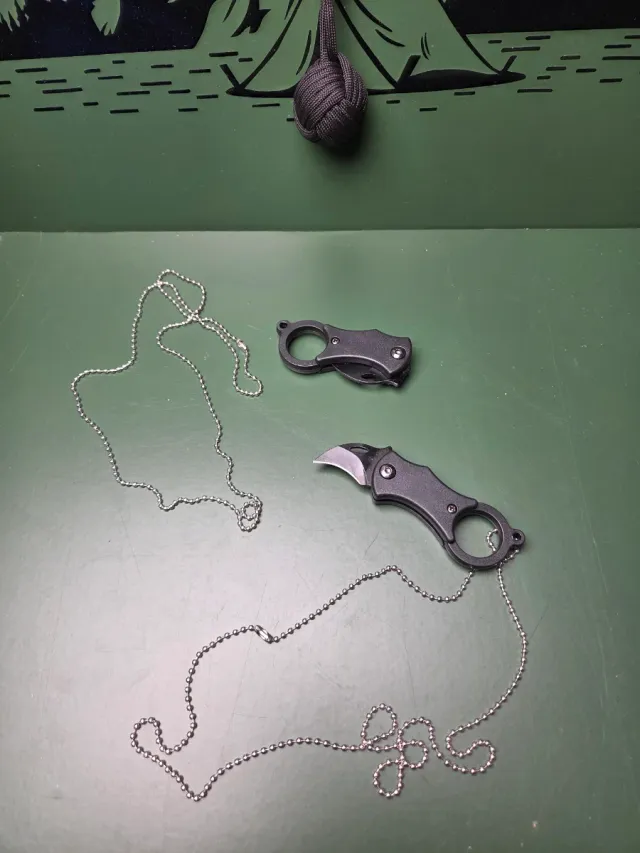 Colgante outdoor Plegable Negra 7cm