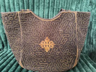 Bolso Vintage Negro y Dorado