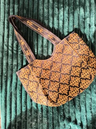 Bolso Vintage Negro y Dorado