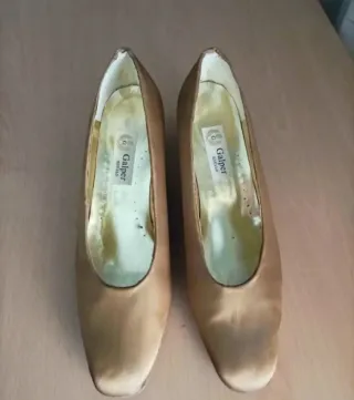 Conjunto Chal, Bolso y Zapatos Beige/Dorado