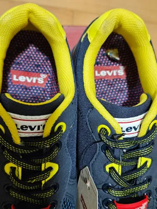 Tenis niño Levi's Navy Yellow Talla 31 sin estrena