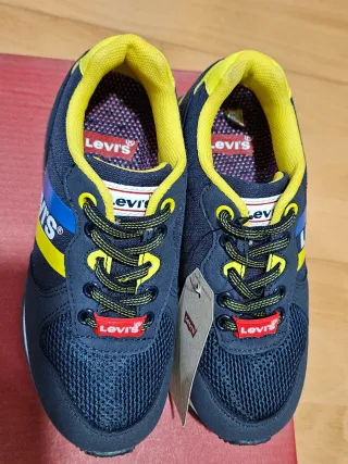 Tenis niño Levi's Navy Yellow Talla 31 sin estrena