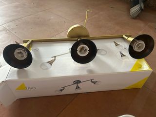 Lámpara TRIO 3 focos dorada y cristal