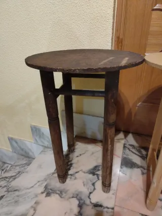 2 Mesas Auxiliares Redondas. 1 de 40 y otra de 45