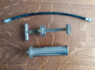 Ingrassatore manuale vintage