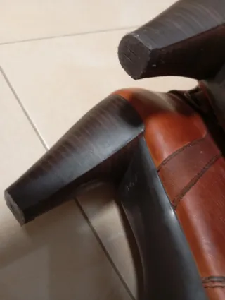 Botas altas de piel marrones