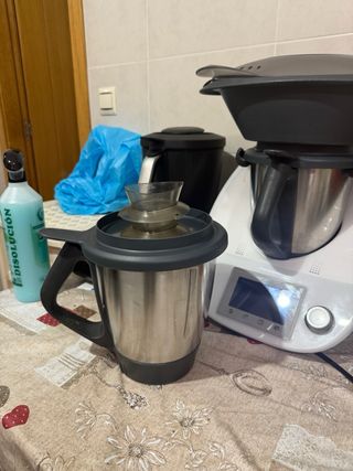 Thermomix TM5 con 2 vasos