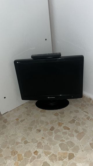 Televisión Schneider pequeña