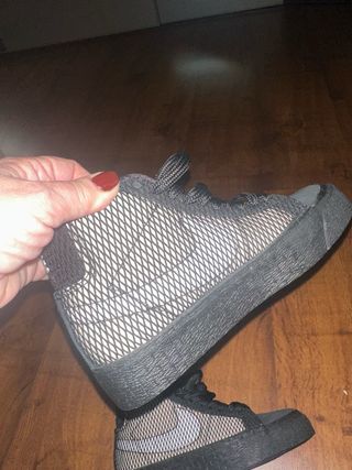 Zapatillas Nike Casual Negras y Plateadas