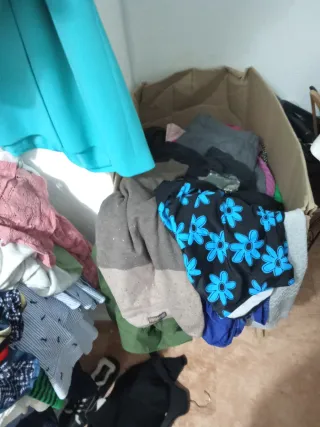 Ropa de segunda mano: Jeans y sudadera