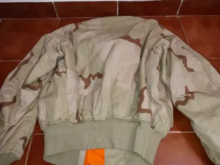 Chaqueta Alpha Industries MA1 Beige Naranja