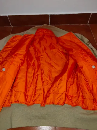 Chaqueta Alpha Industries MA1 Beige Naranja