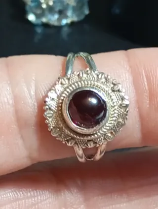 Anillo Plata Ley Piedra granate