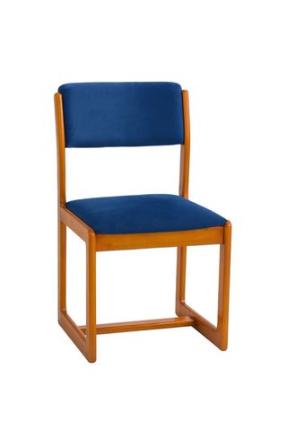 Silla de madera y tela azul